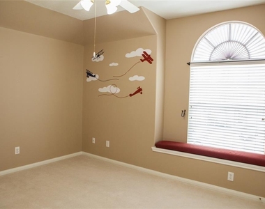 3334 Worthington Drive - Photo Thumbnail 9