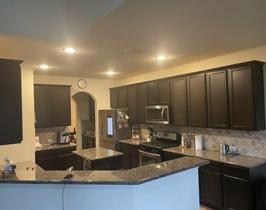 18014 Nisbet Crossing - Photo Thumbnail 4