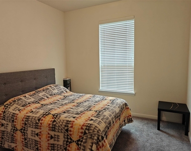 1270 Glendora Drive - Photo Thumbnail 16