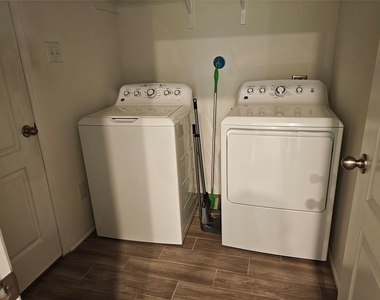 1270 Glendora Drive - Photo Thumbnail 11