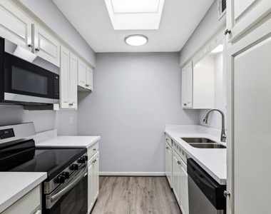 2744 Briarhurst Drive - Photo Thumbnail 10