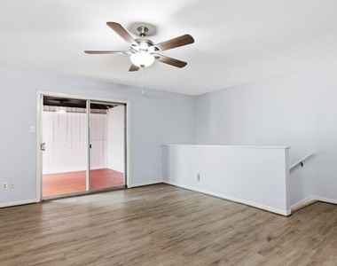 2744 Briarhurst Drive - Photo Thumbnail 4