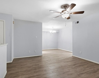 2744 Briarhurst Drive - Photo Thumbnail 9