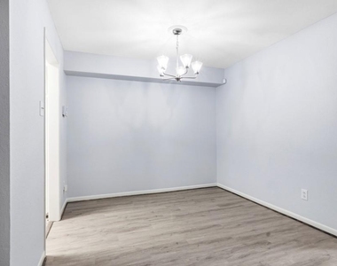 2744 Briarhurst Drive - Photo Thumbnail 6
