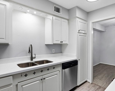 2744 Briarhurst Drive - Photo Thumbnail 12