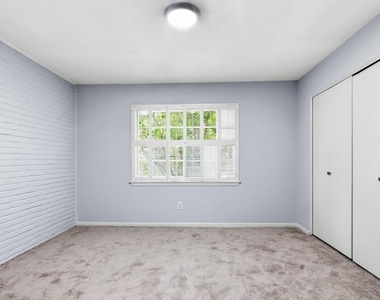 2744 Briarhurst Drive - Photo Thumbnail 15