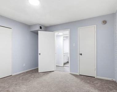 2744 Briarhurst Drive - Photo Thumbnail 16
