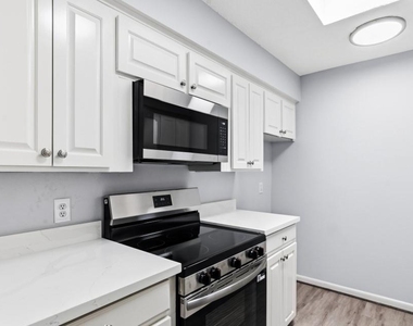 2744 Briarhurst Drive - Photo Thumbnail 11