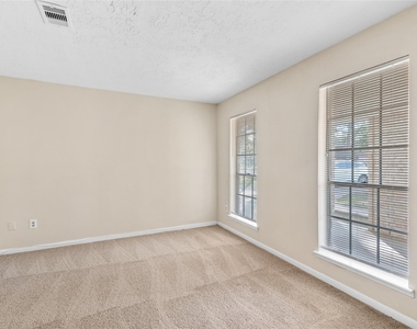 9603 Landry Boulevard - Photo Thumbnail 10