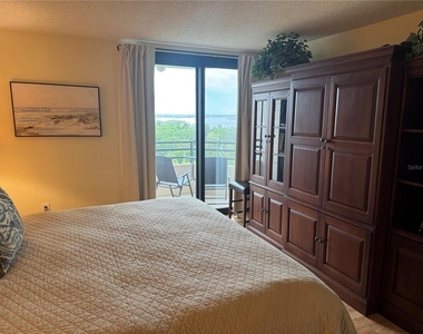 1 Oceans West Boulevard - Photo Thumbnail 17