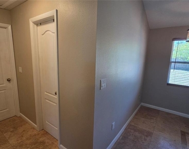 541 Roanoke Street - Photo Thumbnail 4