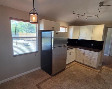 541 Roanoke Street - Photo Thumbnail 6