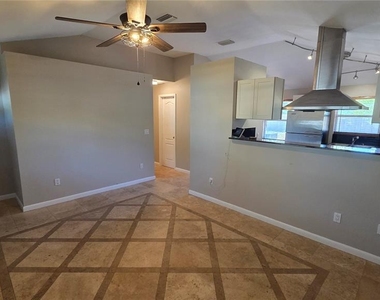 541 Roanoke Street - Photo Thumbnail 3