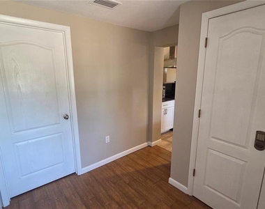 541 Roanoke Street - Photo Thumbnail 10