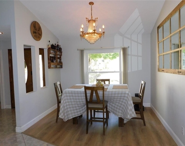 3128 Jodi Lane - Photo Thumbnail 4