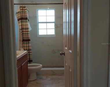 6224 Florida Drive - Photo Thumbnail 11