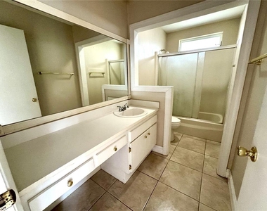 14607 Pine Glen Circle - Photo Thumbnail 10