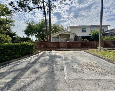 14607 Pine Glen Circle - Photo Thumbnail 2