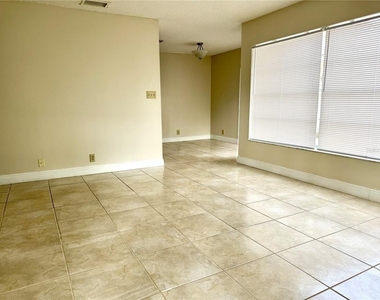 14607 Pine Glen Circle - Photo Thumbnail 6