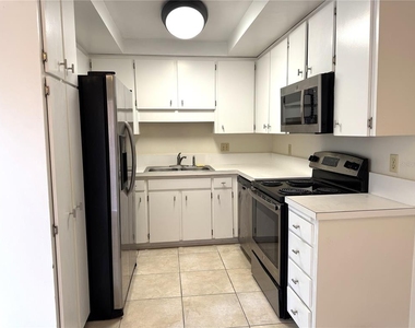 14607 Pine Glen Circle - Photo Thumbnail 3