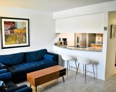 7420 Bay Island Drive S - Photo Thumbnail 4
