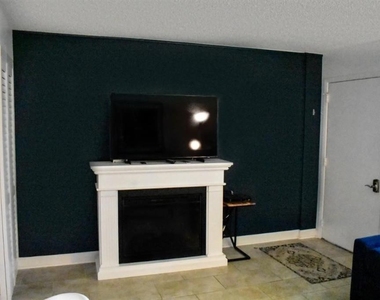 7420 Bay Island Drive S - Photo Thumbnail 5