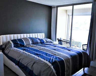 7420 Bay Island Drive S - Photo Thumbnail 10