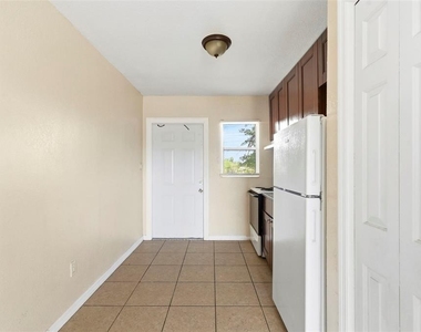 1799 Russell Street S - Photo Thumbnail 10