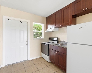 1799 Russell Street S - Photo Thumbnail 8