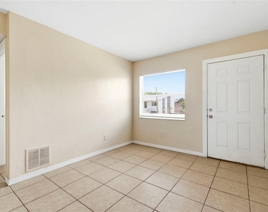 1799 Russell Street S - Photo Thumbnail 7