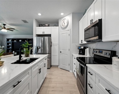 149 Cascade Bend Drive - Photo Thumbnail 7