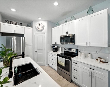 149 Cascade Bend Drive - Photo Thumbnail 8