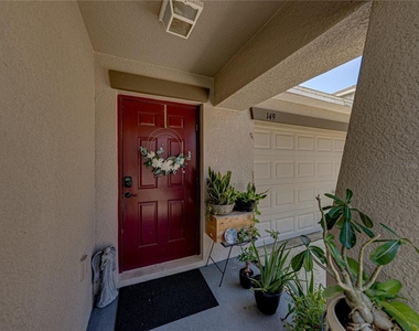 149 Cascade Bend Drive - Photo Thumbnail 3
