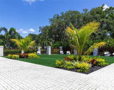 4919 Tobermory Way - Photo Thumbnail 25