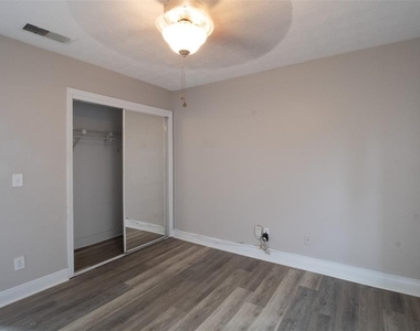 13725 Juniper Blossom Drive - Photo Thumbnail 7