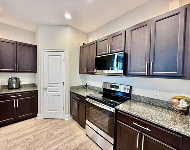 3509 N Tampa Street - Photo Thumbnail 7