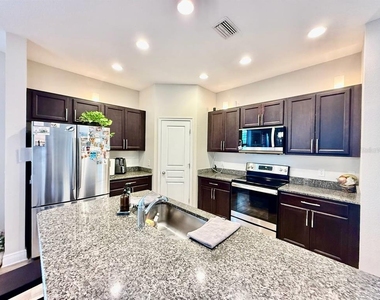 3509 N Tampa Street - Photo Thumbnail 5