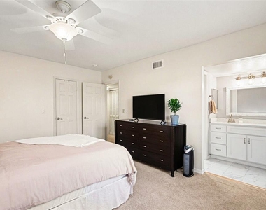 10346 Carrollwood Lane - Photo Thumbnail 13
