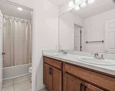 5277 Royal Point Avenue - Photo Thumbnail 14