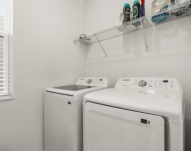 5277 Royal Point Avenue - Photo Thumbnail 24