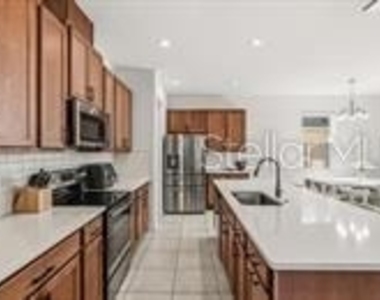 5277 Royal Point Avenue - Photo Thumbnail 4