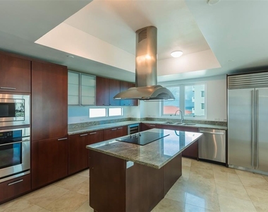 1052 Ashford Avenue - Photo Thumbnail 5