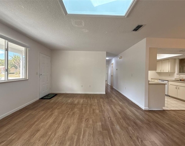 8942 Sw 109th Lane - Photo Thumbnail 5