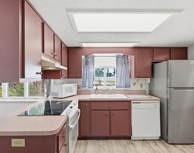 2270 Se 34th Street - Photo Thumbnail 5