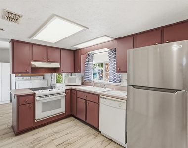 2270 Se 34th Street - Photo Thumbnail 4