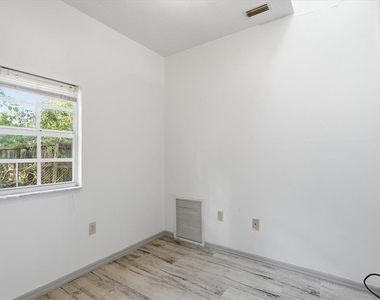 2270 Se 34th Street - Photo Thumbnail 15