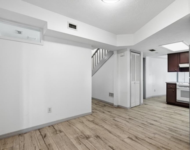 2270 Se 34th Street - Photo Thumbnail 3