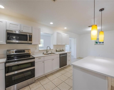 495 Orange Avenue - Photo Thumbnail 2
