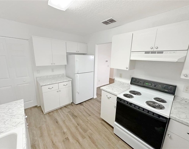16111 Sw 35th Court Road - Photo Thumbnail 6