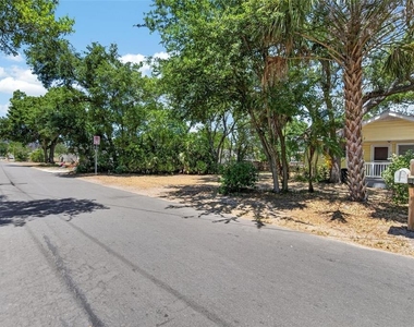 3301 W Woodlawn Avenue - Photo Thumbnail 2